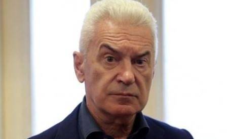 Сидеров: Правителството няма да падне без Каракачанов