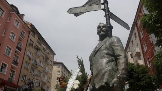 Факелно шествие в памет на Алеко Константинов