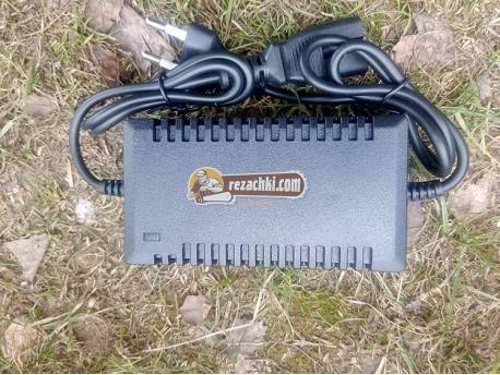 Зарядно за акумулаторна пръскачка