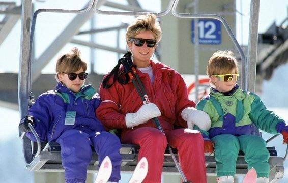 Уроци по стил с принцеса Даяна: червено зимно яке