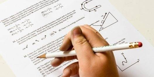 Родители на седмокласници настояват за промяна в матурите по математика