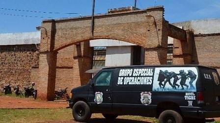 Като по филмите: 75 затворници избягаха през прокопани тунели