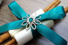 Сватбена украса и аксесоари с канела