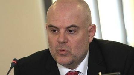 Иван Гешев: Изпратих питане към КС за президента заради досъдебно производство