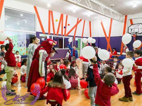 Детско парти с Баба Марта и Малък Сечко