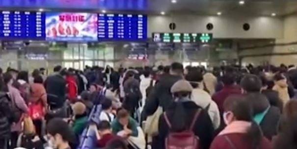 Днес се очаква да бъдат евакуирани българите, блокирани в Ухан