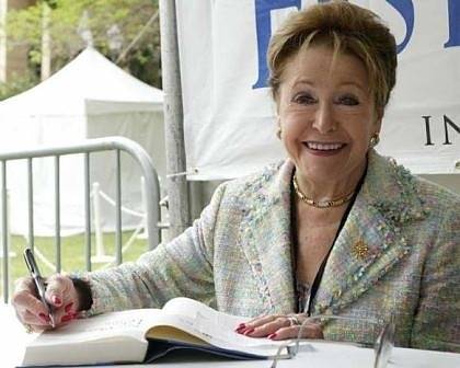 Почина писателката Мери Хигинс Кларк, известна като „кралицата на съспенса“