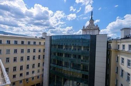 Ремонтът на новата зала на парламента: „тежко забавяне“ и сериозно оскъпяване