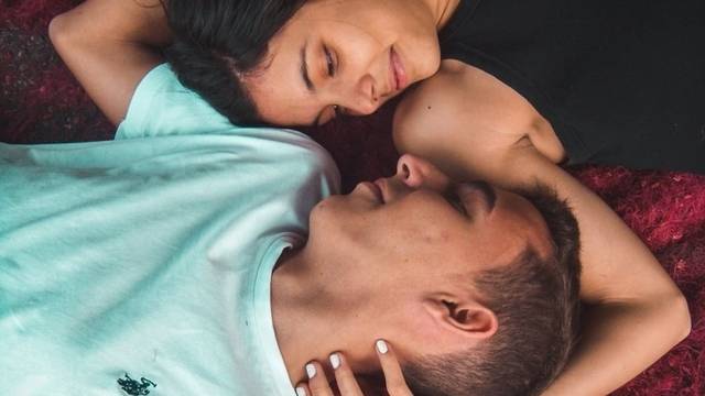 Истината за това защо мъжете спят по-добре от жените