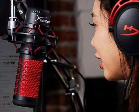 Микрофон за професионален гейм стриймър