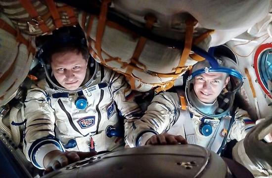 Роскосмос замени космонавтите на следващата пилотирана мисия с дубльорите им по медицински показатели