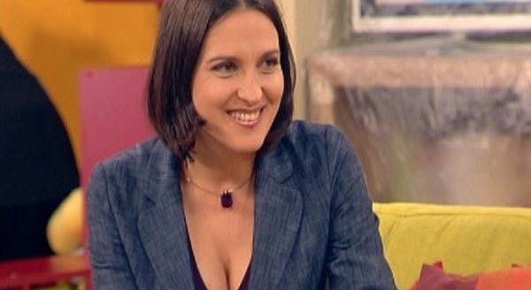 Ани Цолова дере фенове по 350 лева, за да ги обучава да говорят