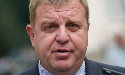 Каракачанов готов да включи 1000 човека от армията по границата с Турция