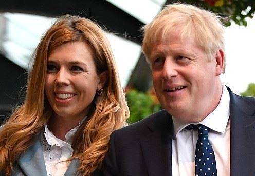 Британският премиер Борис Джонсън се сгоди и очаква бебе в началото на лятото