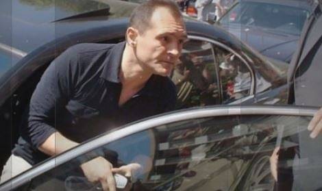 Васил Божков и Георги Попов са избягали със служебни паспорти от страната