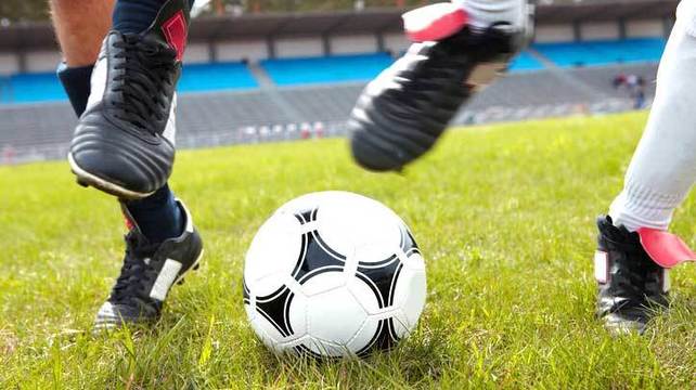 Мъжки футболни обувки и стоножки