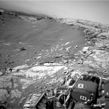 Марсоходът Кюриосити изкачи най-стръмния си хълм, с наклон от 30 градуса!