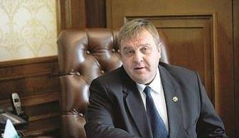 Министърът на отбраната Красимир Каракачанов: Не искам да режа ленти, а военните да имат осигурен дом