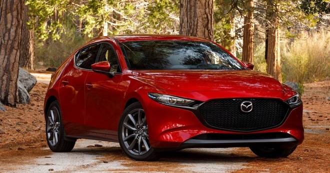 Спечелете лек автомобил Mazda 3 и 10 почивки за двама