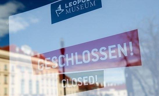 Австрия затваря магазини и заведения, два региона са под карантина