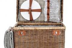 Кошница за пикник с прибори за четирима и одеяло за пикник. Модел 86-8584