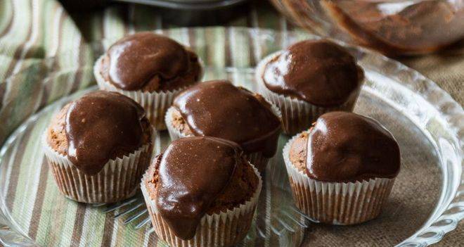 Безглутенови къпкейкове с тахан и глазура