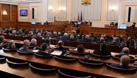 НС разглежда президентското вето върху части от Закона за извънредното положение