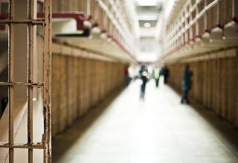 Необичайно решение: В Щатите ще освободят затворници, за да спрат COVID-19