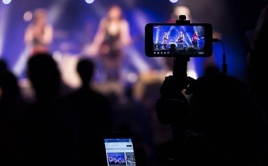 Facebook също сваля качеството на видео стрийминга си в Европа