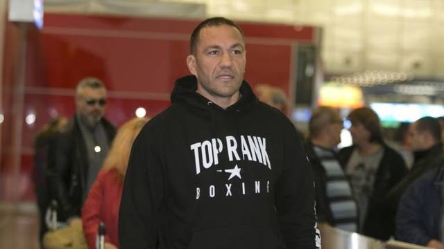 Кобрата: Някои хора преодоляват вируса на крак, чудя се дали и аз не го изкарах вече