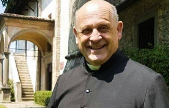 COVID-19 в Италия: Свещеник почина, след като избра да отстъпи респиратора си на по-млад човек