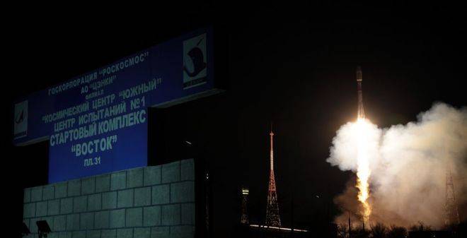 УанУеб закрачи със смела крачка към фалит