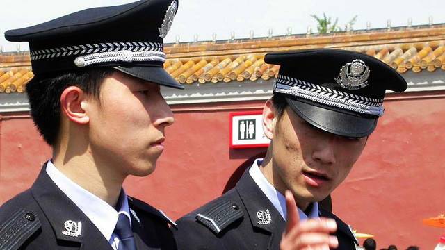 ‘Екип за пропаганда’: Пекин цензурира репортери в Ухан