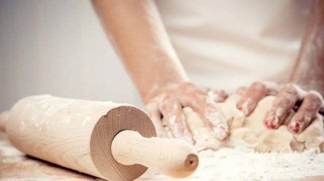 Универсално Тесто за приготвяне на мекици, пици, пирожки, кифли, милинки и др