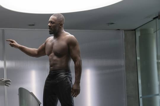 Известни личности, заразени с новия коронавирус