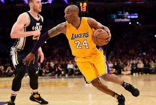 Приемат посмъртно Коби Брайънт в Залата на славата