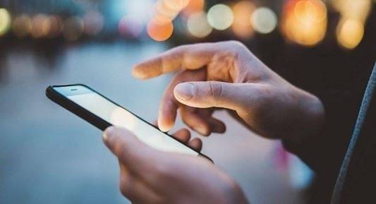 Начинът, по който държите телефона, издава характера Ви