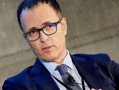 Заради Общинска и Пощенска банка уволниха Стоян Мавродиев