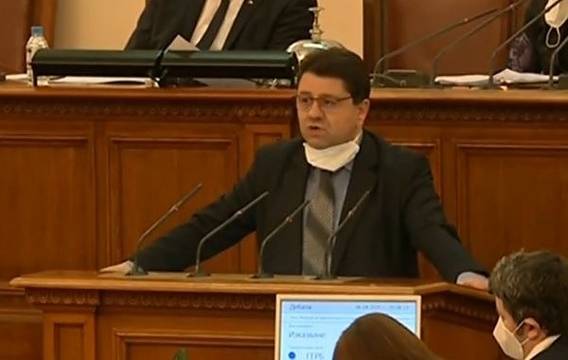 Нови промени в Закона за извънредното положение. Отпадат ограниченията за заплатите за политическите кабинети