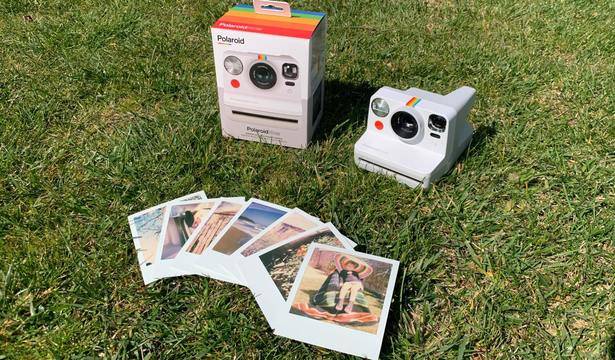 POLAROID NOW – НОВИЯТ ФОТОАПАРАТ ЗА МОМЕНТНИ СНИМКИ