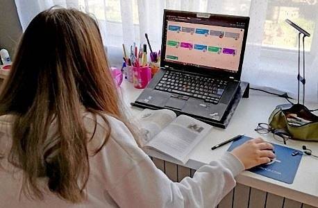 От днес до четвъртък учениците преминават в облекчен режим на онлайн обучение
