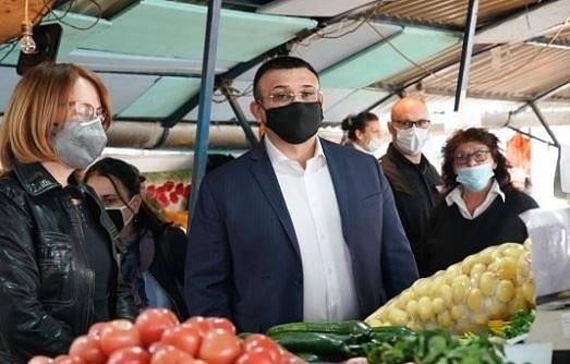 Маринов и Фандъкова провериха пазара „Красно село“. Съставени са 5 акта за нарушения на столичните пазари