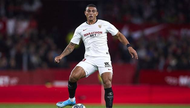 „Ливърпул“ фаворити за подписа на Диего Карлос в конкуренцията на „Реал Мадрид“ и „Барселона“