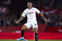 „Ливърпул“ фаворити за подписа на Диего Карлос в конкуренцията на „Реал Мадрид“ и „Барселона“