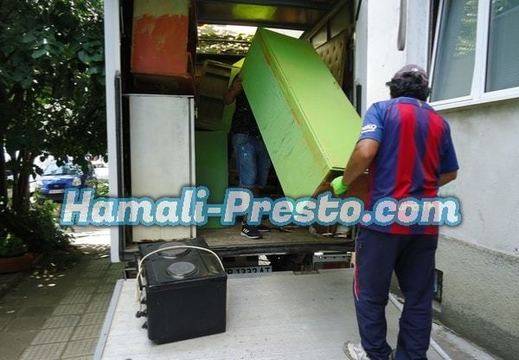 Помощ при извозване и изхвърляне на стари мебели в София