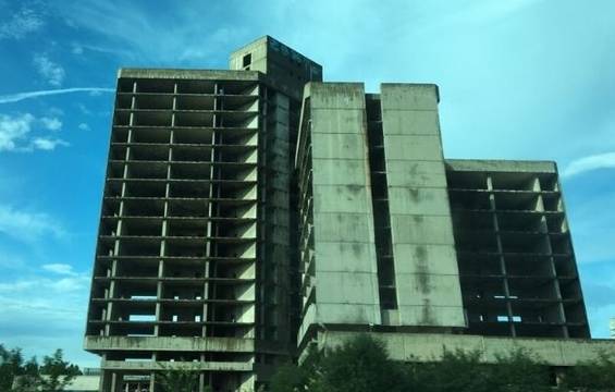 Взривяват недостроената сграда на ИПК „Родина” на „Цариградско шосе в София