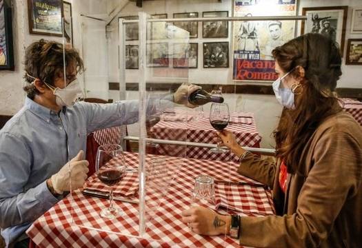 Вижте как Европа се адаптира след разхлабване на мерките (СНИМКИ)