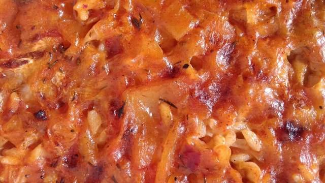 Прясно зеле с ориз на фурна