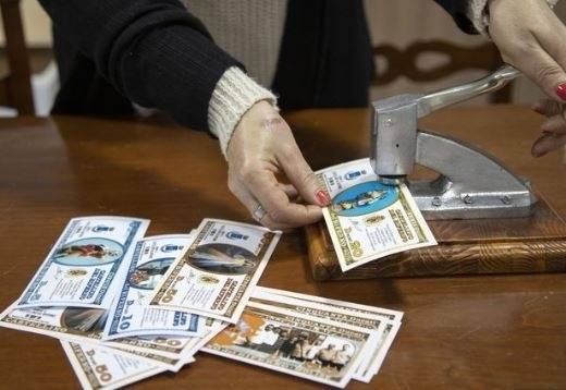 Италиански град си печата собствени пари и си ги харчи в местни магазини