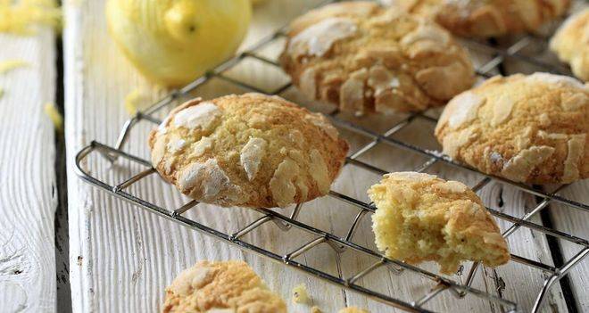 Лимонови бисквити с кардамон